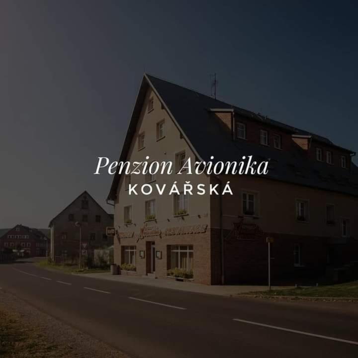 Restaurant & Penzion Avionika Kovarska Ngoại thất bức ảnh